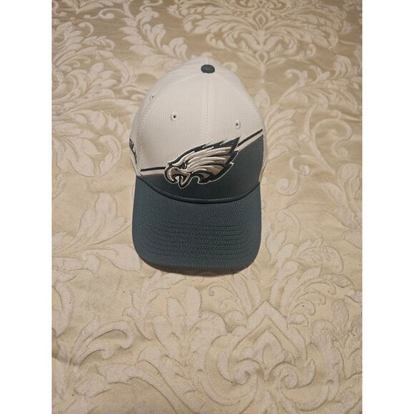 NFL Philadelphia Eagles  Ball Green and White Hat Cap Thirty-Nine 30 - Picture 1 of 5